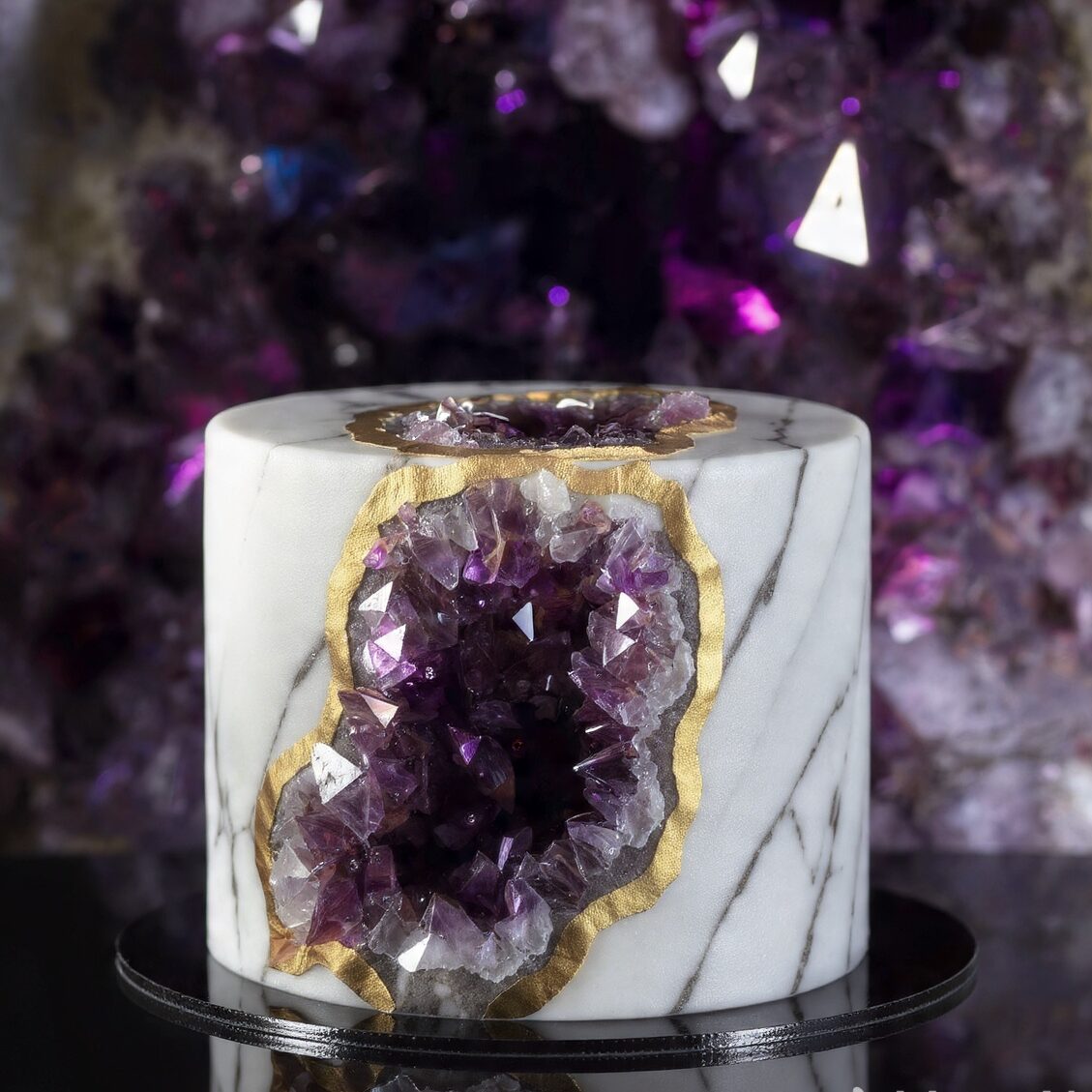 14 Stunning Cake Designs Ideas That Will Make Everyone Think You Hired a Professional 5 geode crystal cake 6272eb8d edited