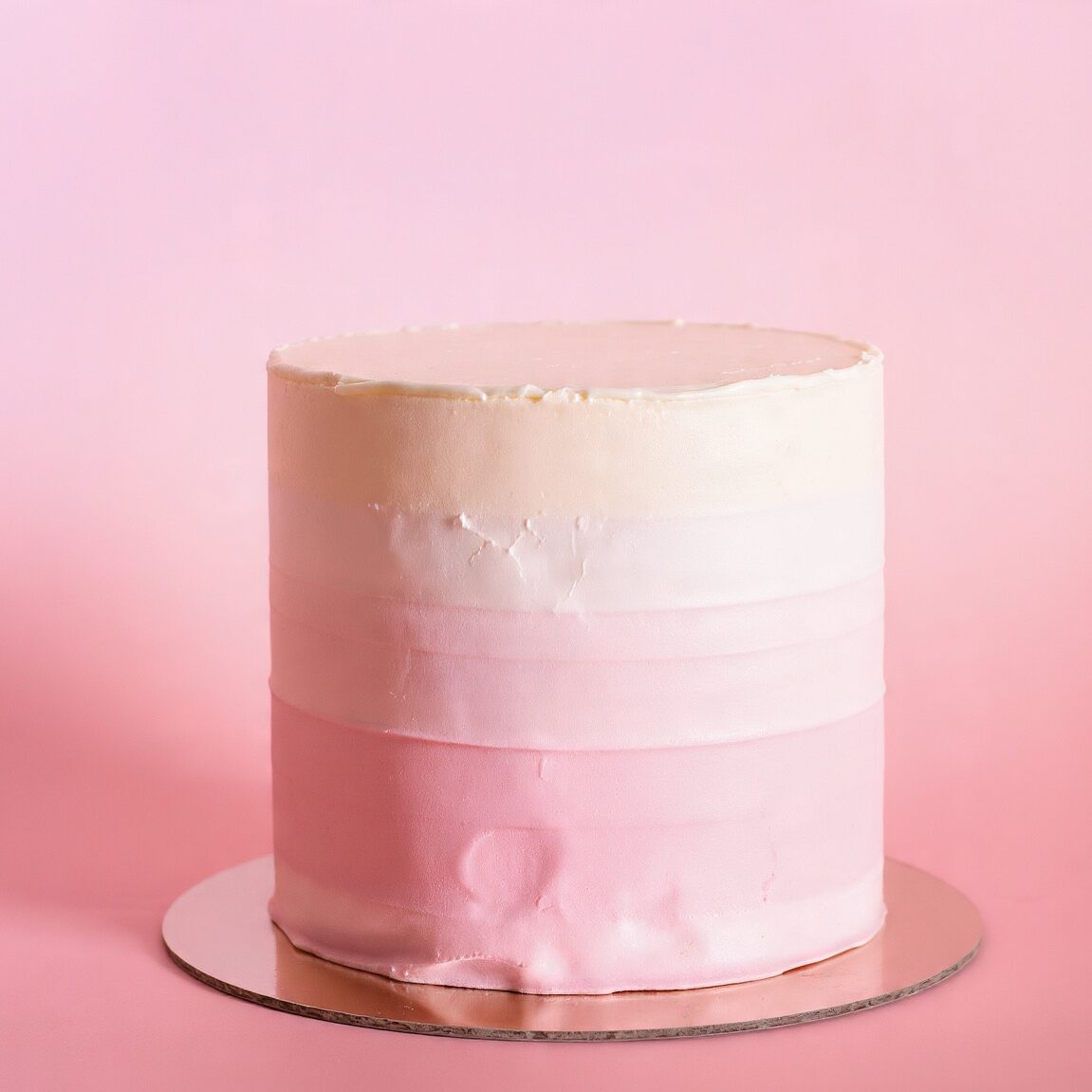 14 Stunning Cake Designs Ideas That Will Make Everyone Think You Hired a Professional 7 ombre gradient cake 80ecf4cd edited